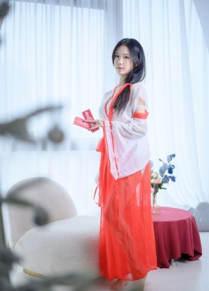 月满抱西环